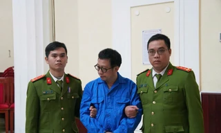 Đình chỉ sinh hoạt Đảng đối với Giám đốc Đại học Huế