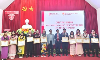 Đoàn Thanh niên Đại học Huế vinh danh, tuyên dương 13 giảng viên trẻ tiêu biểu