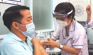 Sở Y tế tỉnh TT-Huế khẳng định, việc triển khai tiêm chủng vaccine phòng COVID-19 của tỉnh này bảo đảm kịp thời và đúng theo hướng dẫn của Bộ Y tế