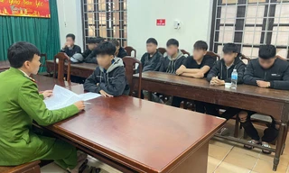 Té từ tầng cao phải nhập viện cấp cứu do bị rượt đánh