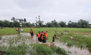 Hai cậu cháu ở TT-Huế bị lũ cuốn tử vong khi từ trường học về nhà