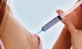 Tự tiêm chất nâng ngực, một phụ nữ tại Huế nhập viện