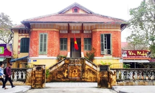 Thuê ‘thần đèn’ di dời biệt thự cổ bên sông Hương