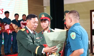 Công bố quyết định thành lập 40 Ban Chỉ huy Quân sự cấp xã tại Huế