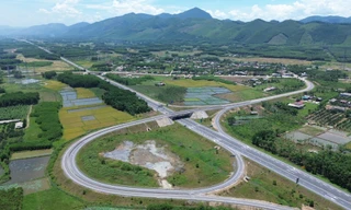 Tuyến cao tốc Cam Lộ - La Sơn giai đoạn 2 sắp mở rộng có gì đặc biệt?