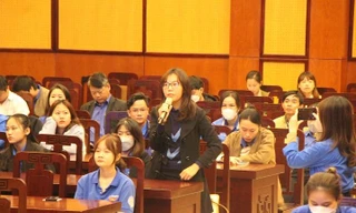 Chủ tịch thành phố Huế đối thoại với đoàn viên, thanh niên về chuyển đổi số