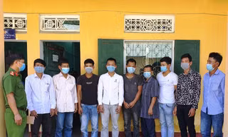 Nhóm đối tượng khai thác rừng trồng trái phép