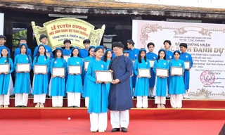 Lễ tuyên dương 'đặc biệt' cho 384 học sinh danh dự toàn trường