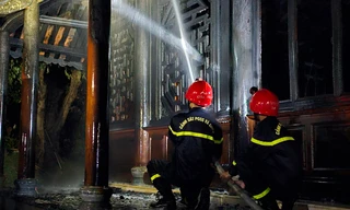 Một ngôi chùa tại Huế bốc cháy trong đêm