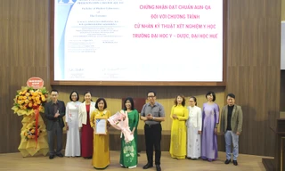 Đại học Huế bổ nhiệm chức danh PGS, công bố ngành học đạt chuẩn chất lượng