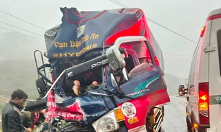 Tông vào xe tải đỗ ven đường, hai anh em ruột trọng thương