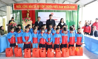 Mang Xuân tình nguyện đến với học sinh và người dân vùng sâu, vùng xa