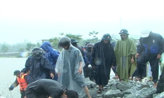 Đường dân sinh, bờ biển tại TT-Huế sạt lở dữ dội