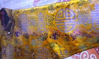 Tận thấy trang phục triều Nguyễn nguyên bản