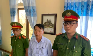 Đối tượng Hồ Quang Hóa.