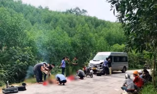 TT-Huế: Xe máy đâm trực diện ôtô, hai người tử vong tại chỗ