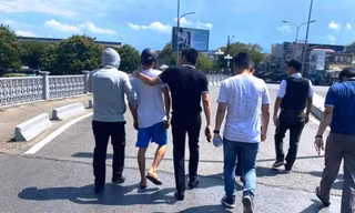Nghi phạm dùng súng AK cướp hai tiệm vàng tại Huế là cán bộ công an