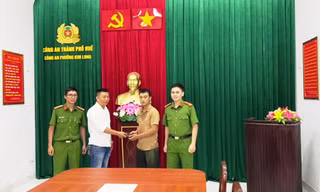 Shipper bất ngờ nhận lại tài sản đánh rơi 