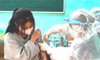 TT-Huế bắt đầu tiêm chủng vắc xin phòng COVID-19 cho học sinh