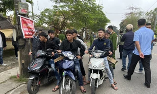 Khởi tố 34 đối tượng vác hung khí rượt chém người tại Huế