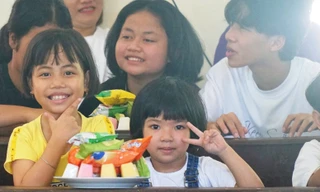 Trẻ em có hoàn cảnh đặc biệt tại Huế rạng ngời đón Tết Thiếu nhi 1/6