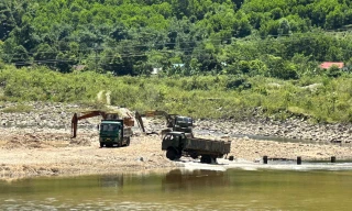 ‘Tuýt còi’ chủ dự án thủy điện qua mặt UBND tỉnh TT-Huế tổ chức nạo vét đất đá khe suối