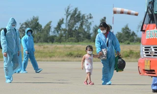 Chuyến đón công dân từ TPHCM về quê bằng máy bay của tỉnh TT-Huế