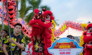 Rực rỡ sắc màu quảng diễn ‘lân, sư, rồng’, rước đèn Trung thu trên đường phố Huế