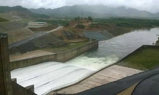 Hồ thủy lợi lớn nhất TT-Huế hạ mực nước ứng phó mưa lũ