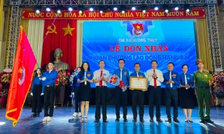 Cơ sở Đoàn tại Thừa Thiên-Huế đón nhận Huân chương Lao động hạng Ba