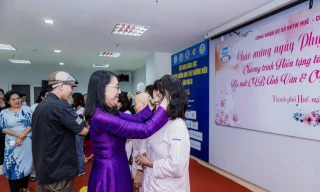 Món quà bất ngờ dành tặng nhiều bệnh nhân nữ nhân Ngày Phụ nữ Việt Nam