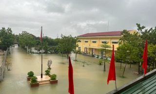 Học sinh toàn tỉnh TT-Huế nghỉ học, thủy điện điều tiết xả nước đón lũ