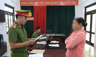 Con lái xe máy gây tai nạn chết người, cả mẹ cũng bị khởi tố