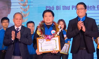 TT-Huế tuyên dương 24 thầy thuốc trẻ tiêu biểu