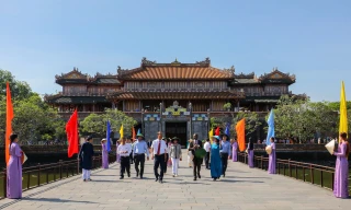 Giám đốc Trung tâm Di sản Thế giới UNESCO thăm Quần thể di tích Cố đô Huế