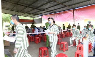 Tổ chức tiêm vắc xin cho can phạm, phạm nhân tại TT-Huế.