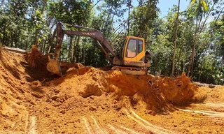 Khai thác đất làm vật liệu san lấp tại TT-Huế. Ảnh minh họa