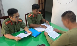 Bố bị xử lý vi phạm nồng độ cồn, con lên Facebook đăng nội dung xúc phạm cảnh sát giao thông