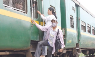 Chạy nhớm theo tàu