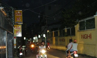 Đèn đường gắn để… ngắm chơi