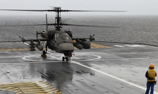Nga tính trang bị thêm trực thăng cho tàu Mistral?