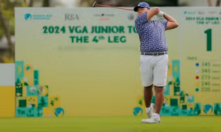 Nguyễn Đức Sơn tạm dẫn đầu sau vòng 1