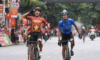 Phạm Lê Xuân Lộc (Quân đội) lập kỷ lục với 4 giải thưởng ở một chặng đua. 