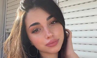 Vẻ đẹp hút hồn của người mẫu hẹn hò với 'cậu bé Vàng' Lamine Yamal 