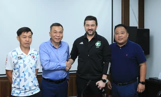 Chuyên gia FIFA tập huấn nâng cao công tác trọng tài VAR cho trọng tài Việt Nam