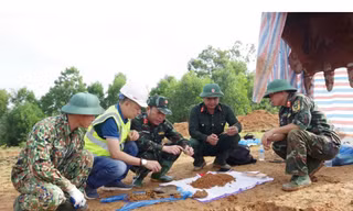 Tiếp tục tìm thấy hài cốt liệt sĩ cùng nhiều di vật ở Xa Re