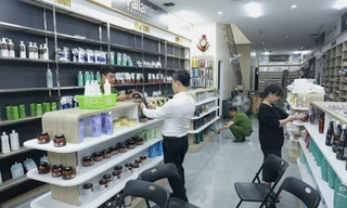 Thu giữ 2,5 tấn mỹ phẩm lậu tại một cửa hàng ở Quảng Trị