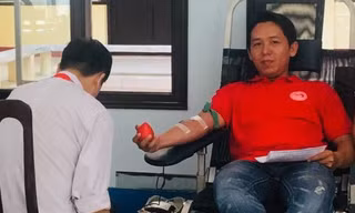 Cán bộ, đoàn viên Quảng Trị sôi nổi hiến máu an toàn đẩy lùi COVID