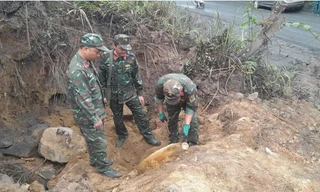 Quảng Trị: Hủy nổ quả bom từ trường nằm sát quốc lộ
