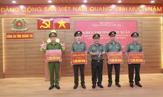 Quảng Trị: Khen thưởng đột xuất trong đấu tranh, phòng chống tội phạm